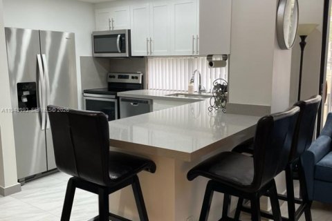 Condo in Sunny Isles Beach, Florida, 1 bedroom  № 2007138 - photo 6