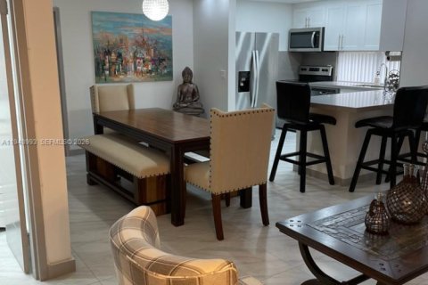 Condo in Sunny Isles Beach, Florida, 1 bedroom  № 2007138 - photo 21