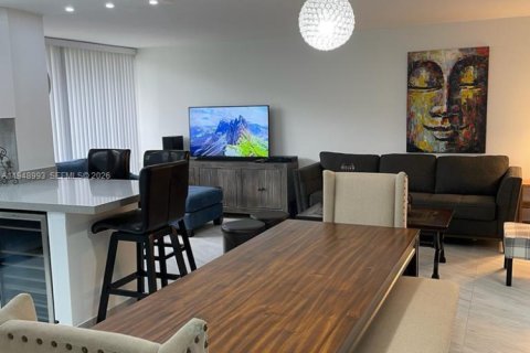 Condo in Sunny Isles Beach, Florida, 1 bedroom  № 2007138 - photo 17