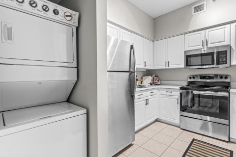 Apartment in West Palm Beach, Florida 2 bedrooms, 98.85 sq.m. № 2392030 - photo 7