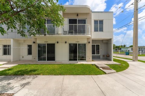 Touwnhouse à vendre à Homestead, Floride: 4 chambres, 133.22 m2 № 1748083 - photo 3