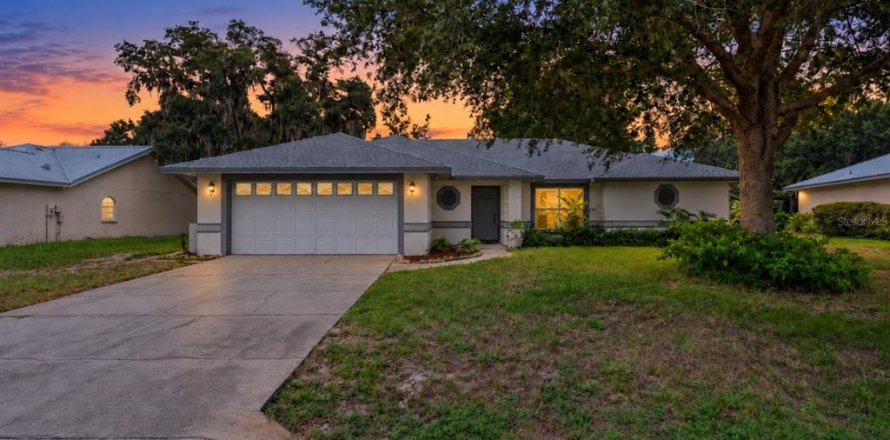 Villa ou maison à Lakeland, Floride 4 chambres, 152.92 m2 № 2324043