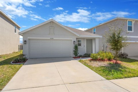 House in Dade City, Florida 3 bedrooms, 145.48 sq.m. № 2096474