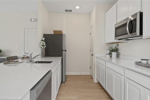 Casa en venta en Davenport, Florida, 5 dormitorios, 296.82 m2 № 2208253 - foto 6