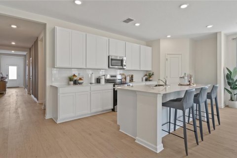 Casa en venta en Davenport, Florida, 5 dormitorios, 296.82 m2 № 2208253 - foto 3