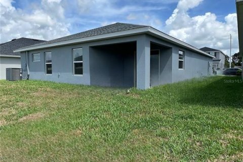 House in Winter Haven, Florida 4 bedrooms, 158.58 sq.m. № 1894344 - photo 23