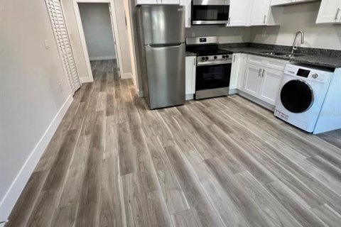 Immobilier commercial à vendre à Umatilla, Floride: 936.45 m2 № 2220713 - photo 8