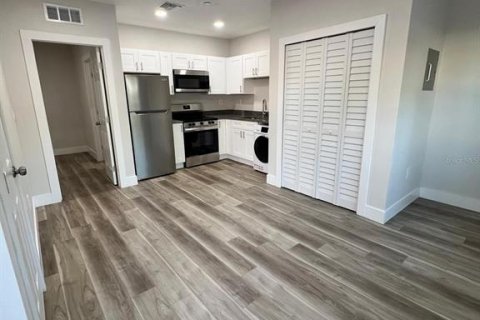 Immobilier commercial à vendre à Umatilla, Floride: 936.45 m2 № 2220713 - photo 6