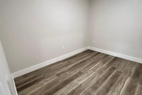 Immobilier commercial à vendre à Umatilla, Floride: 936.45 m2 № 2220713 - photo 4