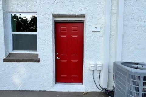 Immobilier commercial à vendre à Umatilla, Floride: 936.45 m2 № 2220713 - photo 13