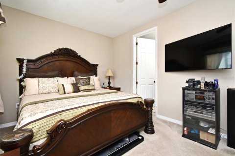 Townhouse in Oviedo, Florida 3 bedrooms, 170.48 sq.m. № 1528163 - photo 20