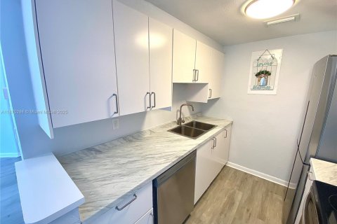 Copropriété à vendre à Miami Beach, Floride: 1 chambre, 61.59 m2 № 1926432 - photo 5