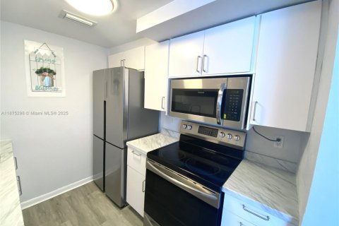 Copropriété à vendre à Miami Beach, Floride: 1 chambre, 61.59 m2 № 1926432 - photo 4