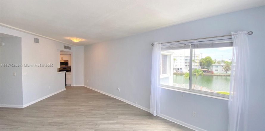 Condo à Miami Beach, Floride, 1 chambre № 1926432