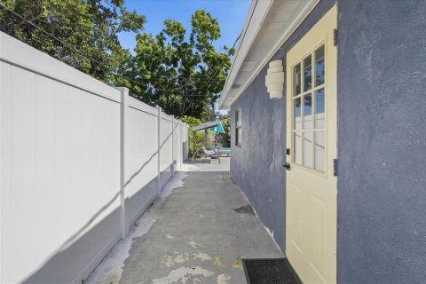 Villa ou maison à vendre à Saint Petersburg, Floride: 3 chambres, 85.66 m2 № 2416310 - photo 24