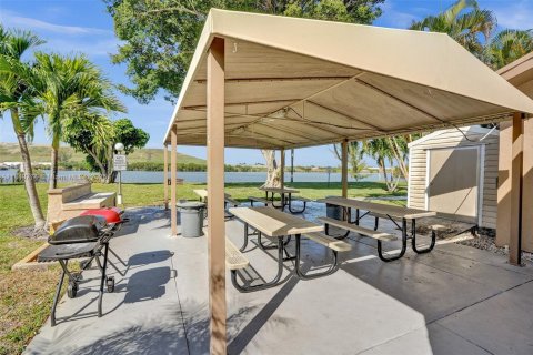 Condo in Deerfield Beach, Florida, 2 bedrooms  № 1855009 - photo 9
