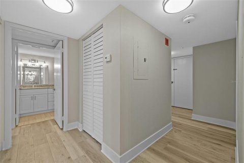Condo in Tampa, Florida, 3 bedrooms  № 1618883 - photo 26
