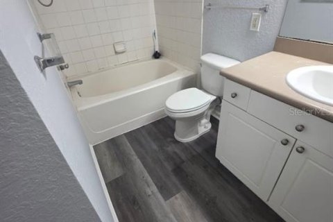 Condo in Tampa, Florida, 2 bedrooms № 2201471 - photo 9