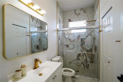 Commercial property in North Port, Florida 4 bedrooms, 213.49 sq.m. № 2387750 - photo 15