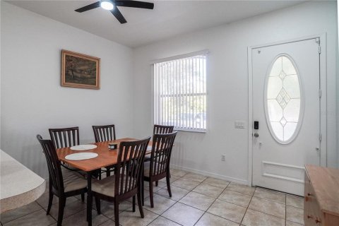 Commercial property in North Port, Florida 4 bedrooms, 213.49 sq.m. № 2387750 - photo 7