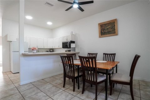 Commercial property in North Port, Florida 4 bedrooms, 213.49 sq.m. № 2387750 - photo 8