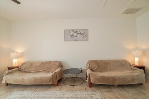 Commercial property in North Port, Florida 4 bedrooms, 213.49 sq.m. № 2387750 - photo 20