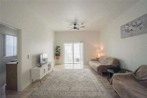 Commercial property in North Port, Florida 4 bedrooms, 213.49 sq.m. № 2387750 - photo 19