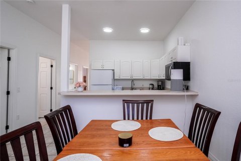 Commercial property in North Port, Florida 4 bedrooms, 213.49 sq.m. № 2387750 - photo 9