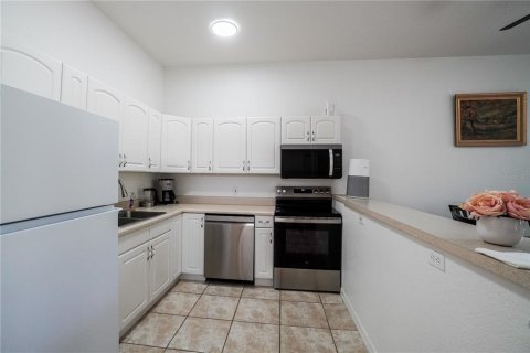 Commercial property in North Port, Florida 4 bedrooms, 213.49 sq.m. № 2387750 - photo 12
