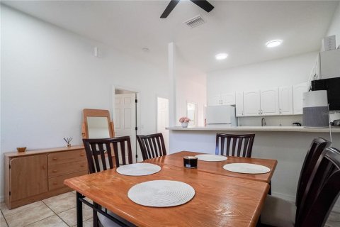Commercial property in North Port, Florida 4 bedrooms, 213.49 sq.m. № 2387750 - photo 10