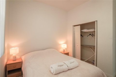 Commercial property in North Port, Florida 4 bedrooms, 213.49 sq.m. № 2387750 - photo 25