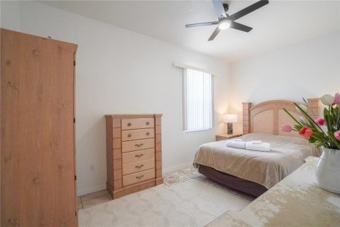 Commercial property in North Port, Florida 4 bedrooms, 213.49 sq.m. № 2387750 - photo 26
