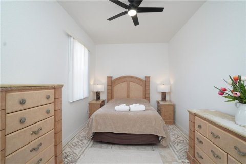 Commercial property in North Port, Florida 4 bedrooms, 213.49 sq.m. № 2387750 - photo 21