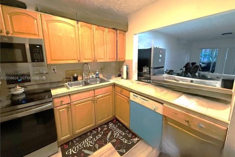 Снять в аренду кондоминиум в Хайалиа, Флорида 2 спальни, 81.75м2, № 2084923 - фото 3