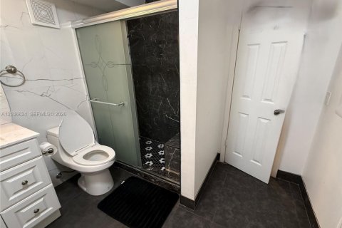 Снять в аренду кондоминиум в Хайалиа, Флорида 2 спальни, 81.75м2, № 2084923 - фото 5