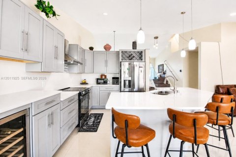 Villa ou maison à vendre à Pembroke Pines, Floride: 4 chambres, 191.56 m2 № 2075048 - photo 7