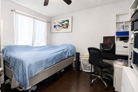 Villa ou maison à vendre à Pembroke Pines, Floride: 4 chambres, 191.56 m2 № 2075048 - photo 20