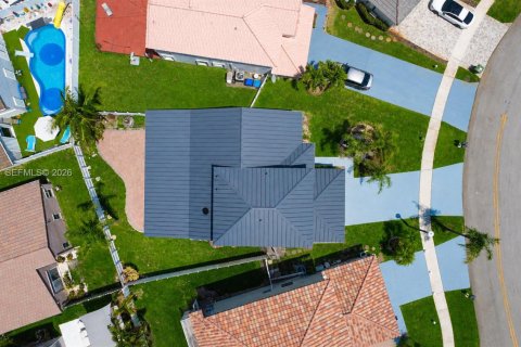 Villa ou maison à vendre à Pembroke Pines, Floride: 4 chambres, 191.56 m2 № 2075048 - photo 29