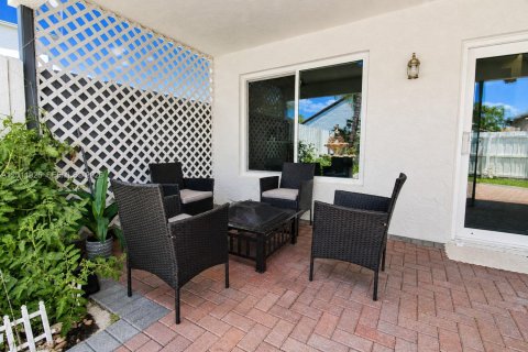 Villa ou maison à vendre à Pembroke Pines, Floride: 4 chambres, 191.56 m2 № 2075048 - photo 25