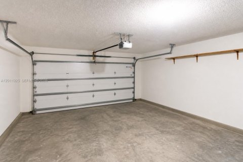 Villa ou maison à vendre à Pembroke Pines, Floride: 4 chambres, 191.56 m2 № 2075048 - photo 22