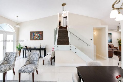 Villa ou maison à vendre à Pembroke Pines, Floride: 4 chambres, 191.56 m2 № 2075048 - photo 11