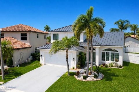 Villa ou maison à Pembroke Pines, Floride 4 chambres, 191.56 m2 № 2075048