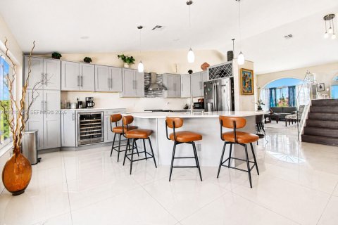 Villa ou maison à vendre à Pembroke Pines, Floride: 4 chambres, 191.56 m2 № 2075048 - photo 8