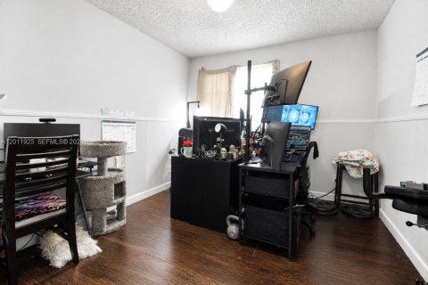 Villa ou maison à vendre à Pembroke Pines, Floride: 4 chambres, 191.56 m2 № 2075048 - photo 19