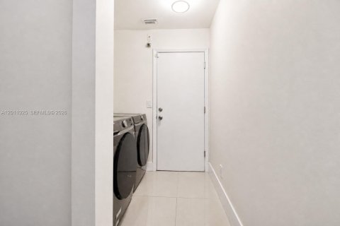 Villa ou maison à vendre à Pembroke Pines, Floride: 4 chambres, 191.56 m2 № 2075048 - photo 13