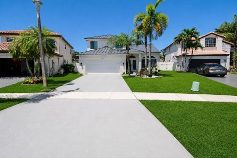Villa ou maison à vendre à Pembroke Pines, Floride: 4 chambres, 191.56 m2 № 2075048 - photo 27