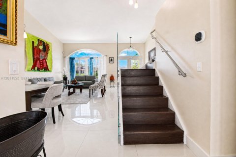 Villa ou maison à vendre à Pembroke Pines, Floride: 4 chambres, 191.56 m2 № 2075048 - photo 5