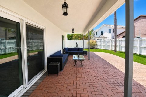 Villa ou maison à vendre à Pembroke Pines, Floride: 4 chambres, 191.56 m2 № 2075048 - photo 24