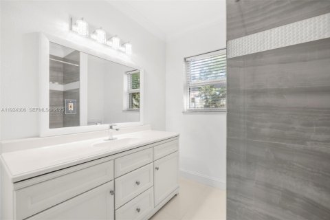 Villa ou maison à louer à Hollywood, Floride: 2 chambres, 117.24 m2 № 1982605 - photo 14