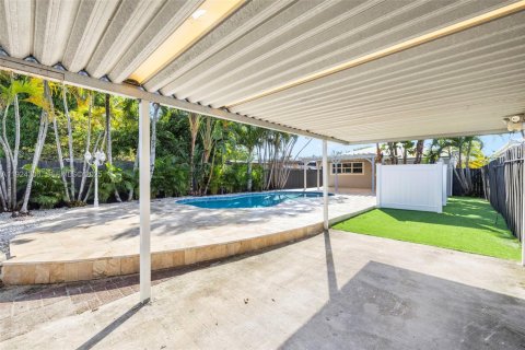 Villa ou maison à louer à Hollywood, Floride: 2 chambres, 117.24 m2 № 1982605 - photo 27